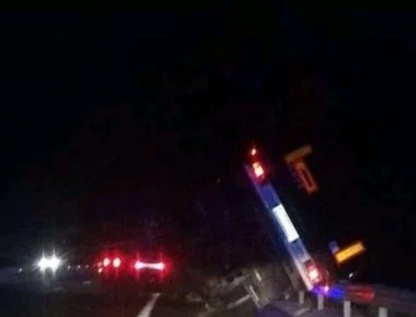 Θυελλώδεις άνεμοι παρέσυραν νταλίκα στην Εγνατία